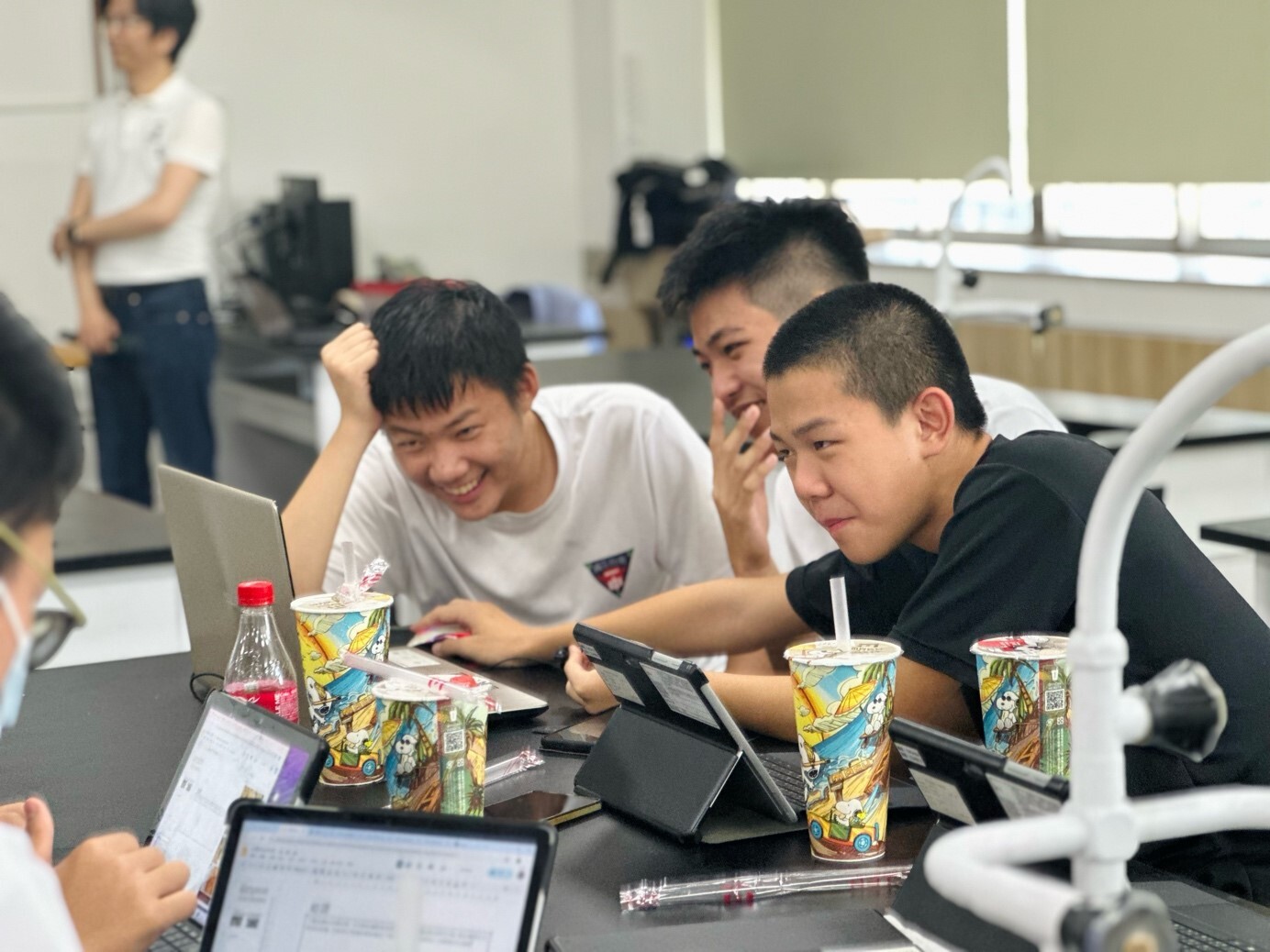 國家文化記憶庫X 臺南一中 青春冰菓室AI記憶詠唱師成果發表花絮合集照片3